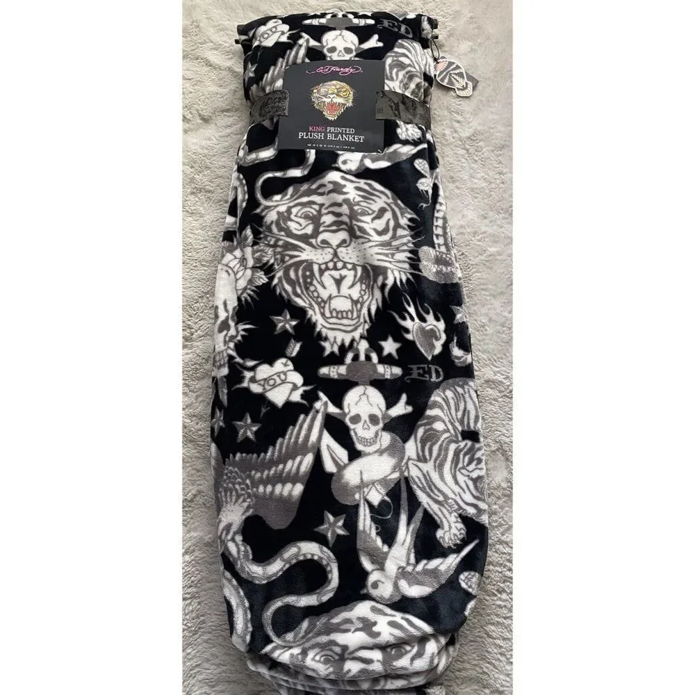 ED HARDY King Size PRINTED Soft Plush Blanket 108” x 90” TATTOO SKULLS Tiger NEW